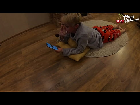 ❤️ Blondă nebună care suge o sculă uriașă și sare pe ea - Sex anal ❤️  at us ❌❤