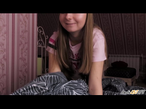 ❤️ Blondina îi suge adânc prietenei ei și primește spermă în gură ❤️ at us ❌❤